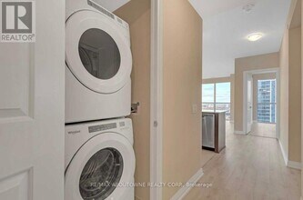 35-1735 Watergarden Dr in Mississauga, ON - Building Photo - Building Photo