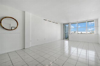 245 18th St, Unit 901 in Miami Beach, FL - Building Photo - Building Photo