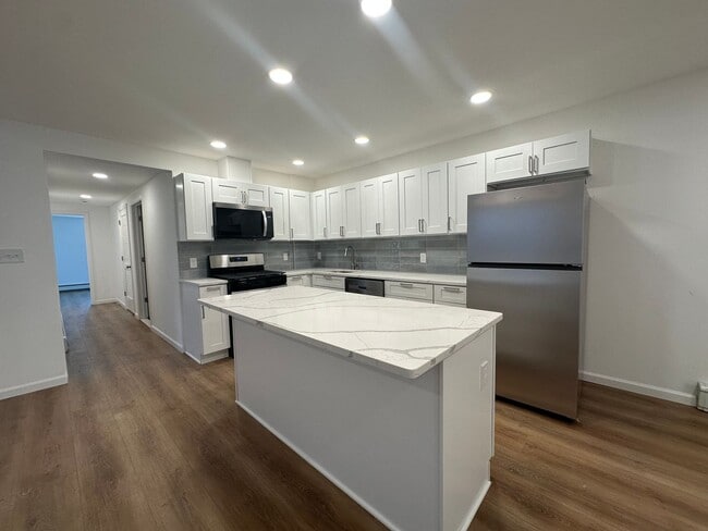 27 Joyce Kilmer Ave in New Brunswick, NJ - Building Photo - Building Photo