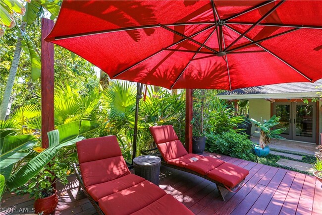 2535 River Reach Dr in Naples, FL - Building Photo - Building Photo