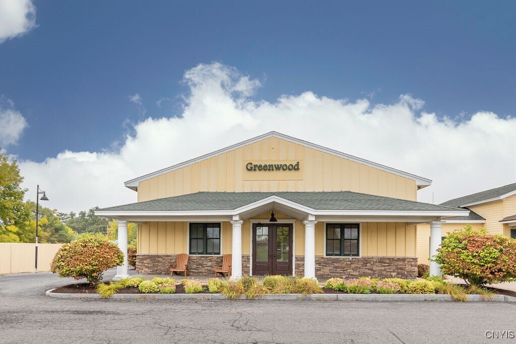 6475 Collamer Rd in East Syracuse, NY - Building Photo