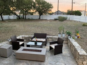 17510 Lake Shore Dr in Dripping Springs, TX - Building Photo - Building Photo