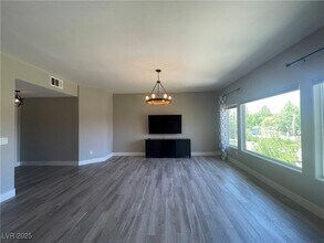 11830 Portina Dr in Las Vegas, NV - Building Photo - Building Photo