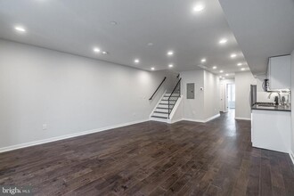 752 S 8th St in Philadelphia, PA - Foto de edificio - Building Photo