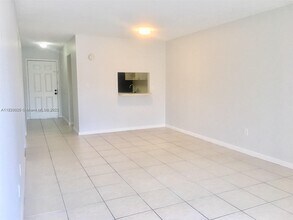 9970 SW 88th St in Miami, FL - Building Photo - Building Photo