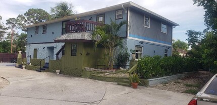 4385 Pine Lake Rd in Bonita Springs, FL - Building Photo - Building Photo