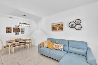 4668 Banker Ter in Davie, FL - Building Photo - Building Photo