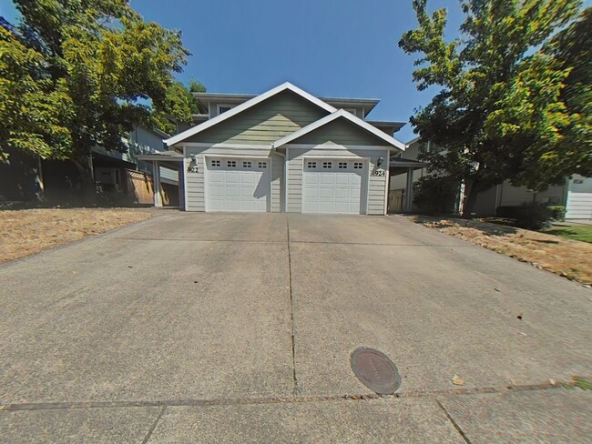property at 922 NW Anjni Cir