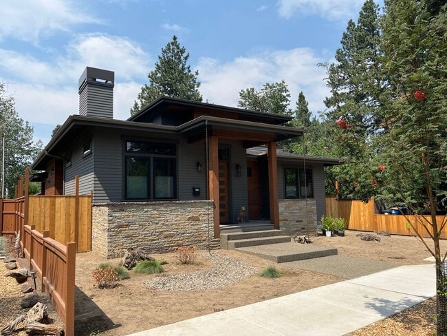 1707 NW 1st St in Bend, OR - Building Photo - Building Photo