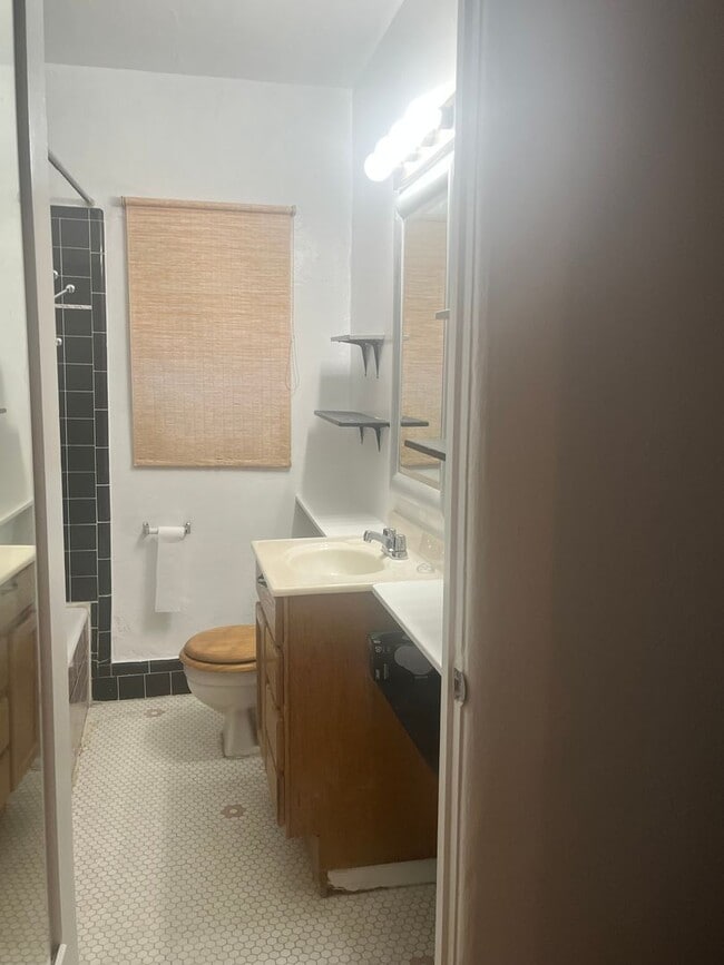 917 S Averill Ave in San Pedro, CA - Building Photo - Building Photo