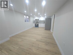 43 Patterson Ave in Brantford, ON - Building Photo - Building Photo