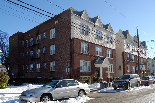 Morgan Place Apartments in North Arlington, NJ - Building Photo - Building Photo