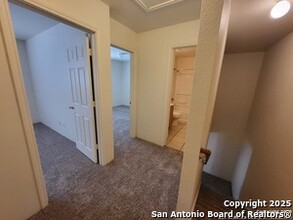 8024 Maverick Climb in San Antonio, TX - Building Photo - Building Photo