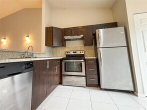 3551-3559 Riverside Dr in Coral Springs, FL - Building Photo - Building Photo