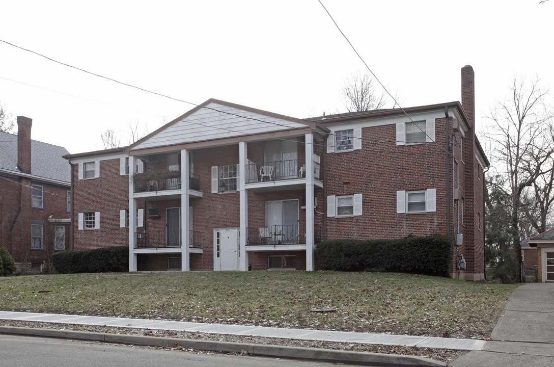 Arnsby Apartments in Cincinnati, OH - Building Photo