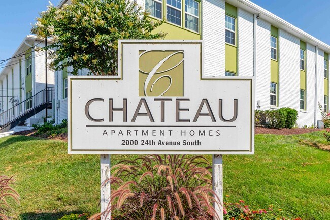 Chateau in Nashville, TN - Foto de edificio - Building Photo