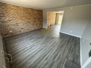 Georgetown Apartments in Galveston, IN - Foto de edificio - Building Photo
