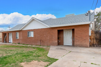 1973 E Don Carlos Ave in Tempe, AZ - Building Photo - Building Photo