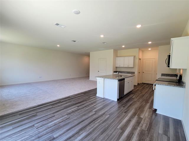 property at 2101 Revere Dr