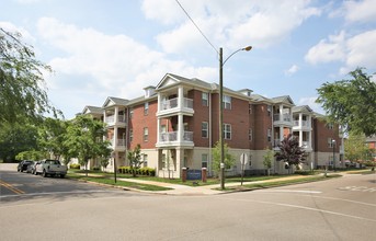 Carytown Crossing in Richmond, VA - Foto de edificio - Building Photo