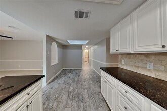 18106 Navajo Trail Dr in Spring, TX - Building Photo - Building Photo