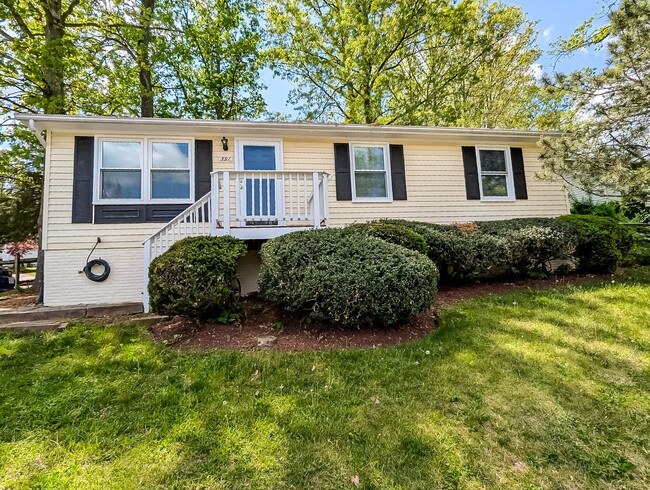 property at 591 Rockbridge Dr SE