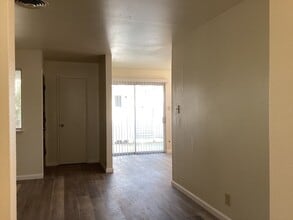 1414 W Vassar Ave in Visalia, CA - Building Photo - Building Photo