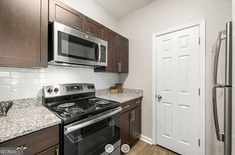 7150 Peachtree Dunwoody Rd, Unit 1823 in Atlanta, GA - Building Photo - Building Photo