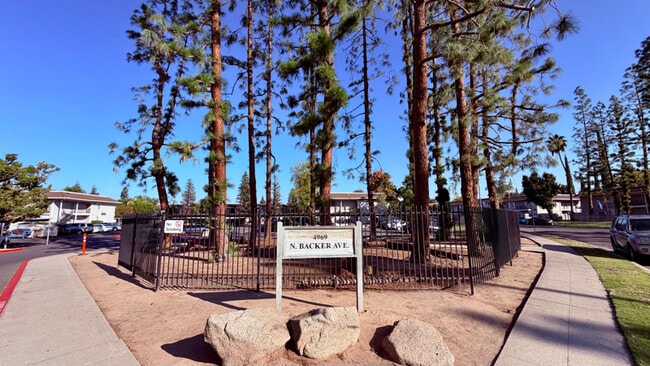 4890 N Backer Ave in Fresno, CA - Building Photo - Building Photo