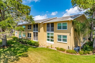 St. Andrews Links in Dunedin, FL - Building Photo - Building Photo