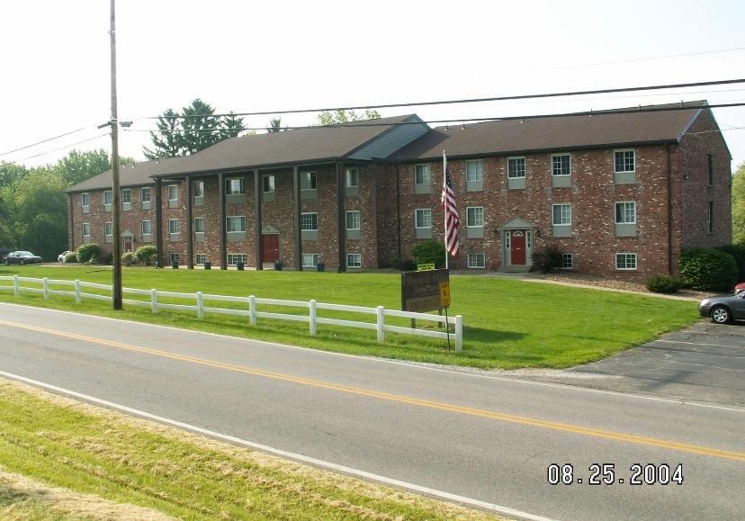 Brookside Village in Wadsworth, OH - Building Photo