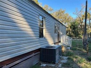 19114 Iverson Rd in Lutz, FL - Building Photo - Building Photo