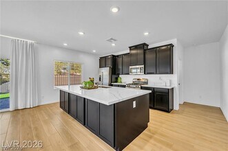 2706 Song Pt Ave in Las Vegas, NV - Building Photo - Building Photo