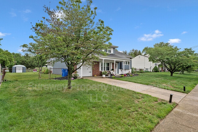 46 Evergreen Ln in Burlington, NJ - Building Photo - Building Photo