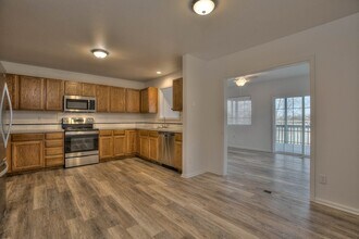 624 26th St SW in Loveland, CO - Foto de edificio - Building Photo