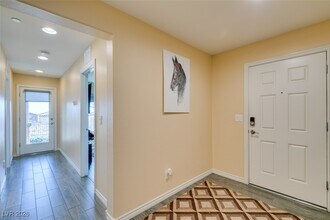 172 Petaluma Valley Dr in Las Vegas, NV - Building Photo - Building Photo