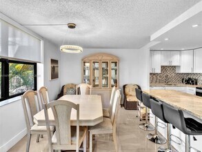 20401 NE 30th Ave in Aventura, FL - Building Photo - Building Photo