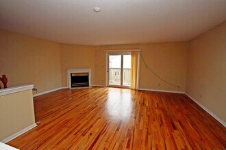 34 Ivy Grove Ct in Shelton, CT - Building Photo - Building Photo