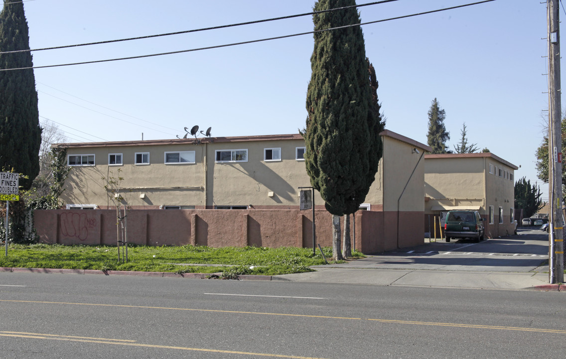 Gading Road Apartments in Hayward, CA - Building Photo