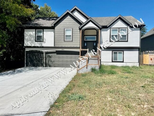 property at 18812 E 19th Ter Ct S