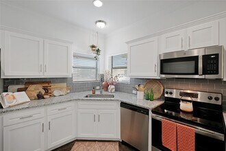 6706 Brookridge Ct in San Antonio, TX - Building Photo - Building Photo