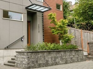 2313 48th Ave SW in Seattle, WA - Building Photo - Building Photo