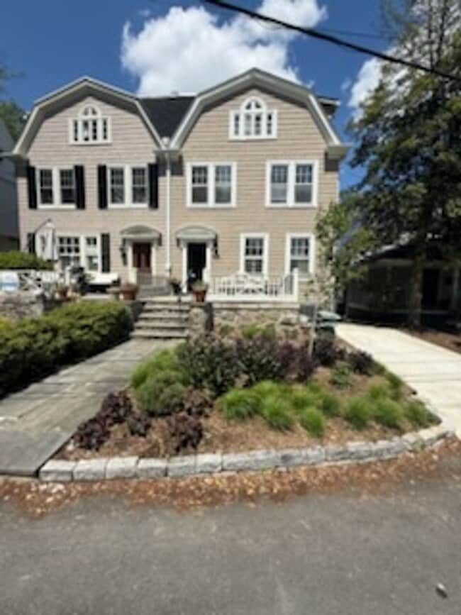3309 Highland Pl NW in Washington, DC - Building Photo - Building Photo