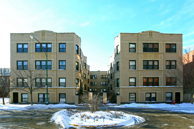 7434 N Hermitage Ave in Chicago, IL - Foto de edificio - Building Photo