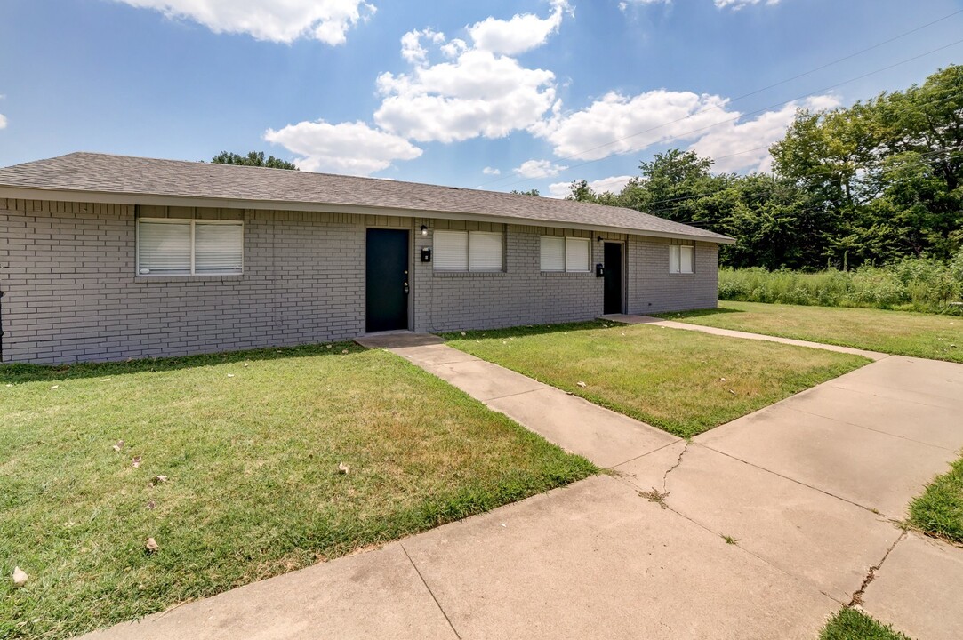 1308 N Irvington Ave in Tulsa, OK - Foto de edificio