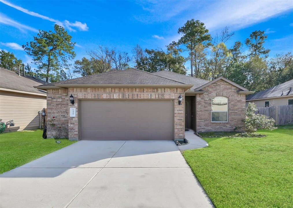 9447 E Woodmark in Conroe, TX - Building Photo