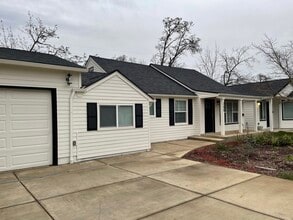 255 Southview Pl S, Unit 255 South view pl in Salem, OR - Foto de edificio - Building Photo