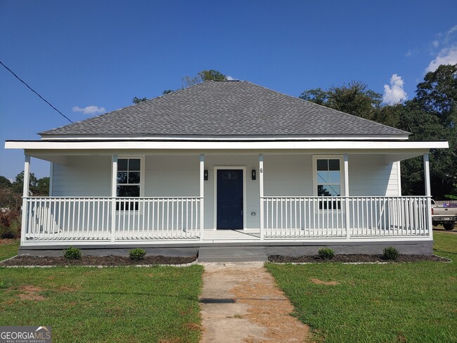 property at 2 Cedar Ave