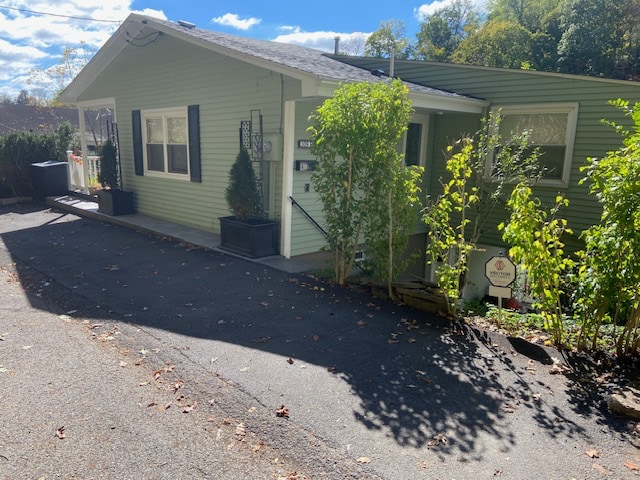 309 Run St in Carnegie, PA - Building Photo