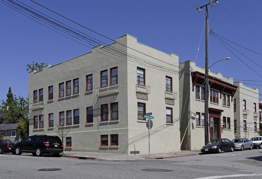 4105 Montgomery St in Oakland, CA - Building Photo